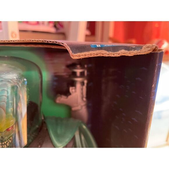 Trendmasters 1996 Mars Attacks Martian Supreme Commander New, Sealed Box - Picture 4 of 10